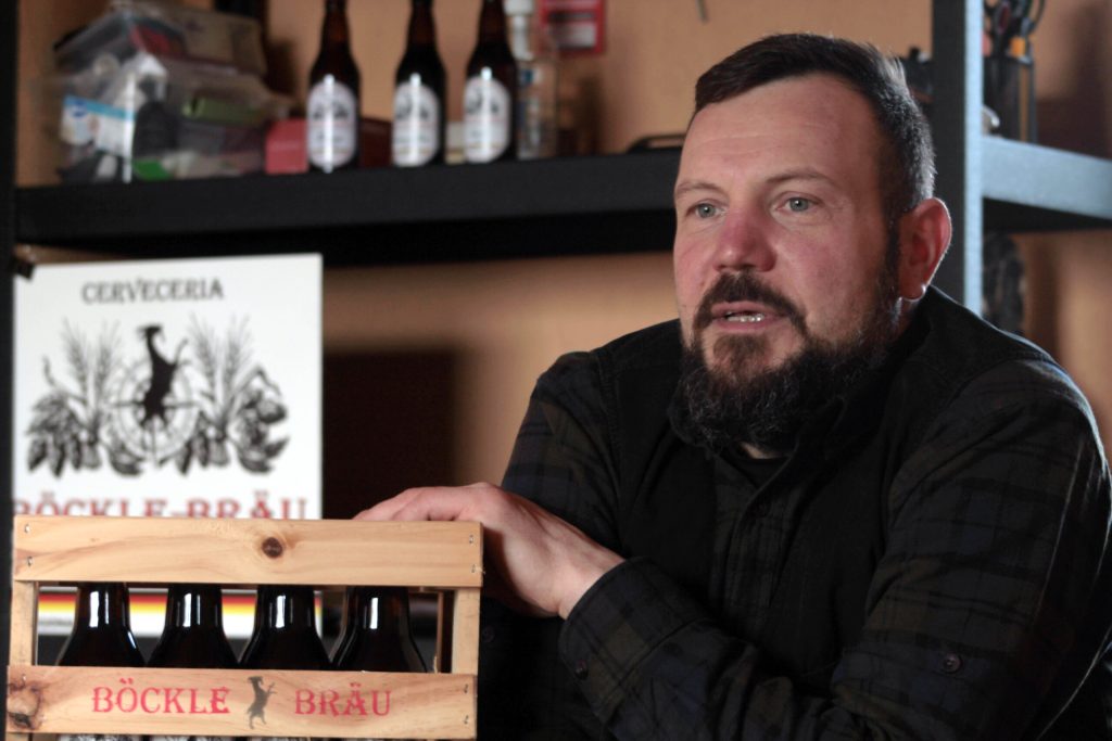 Alemán elabora cerveza en Agua Fresca con receta del siglo XVI y energía 100% renovable