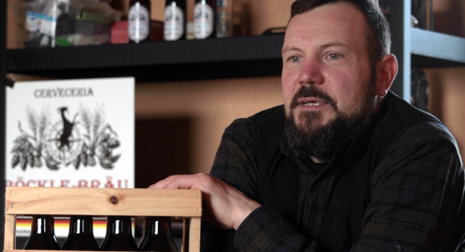 Alemán elabora cerveza en Agua Fresca con receta del siglo XVI y energía 100% renovable