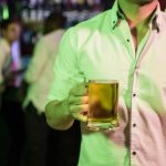 El consumo diario de cerveza, con o sin alcohol, aumenta la diversidad bacteriana intestinal en hombres sanos