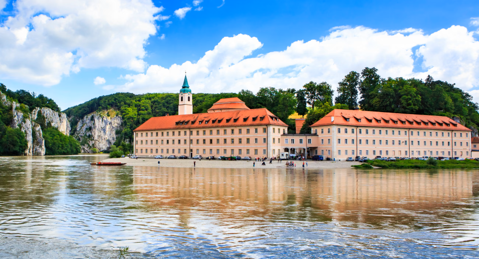 La cervecería monástica más antigua del mundo se venderá ante la caída de las ventas de cerveza alemana