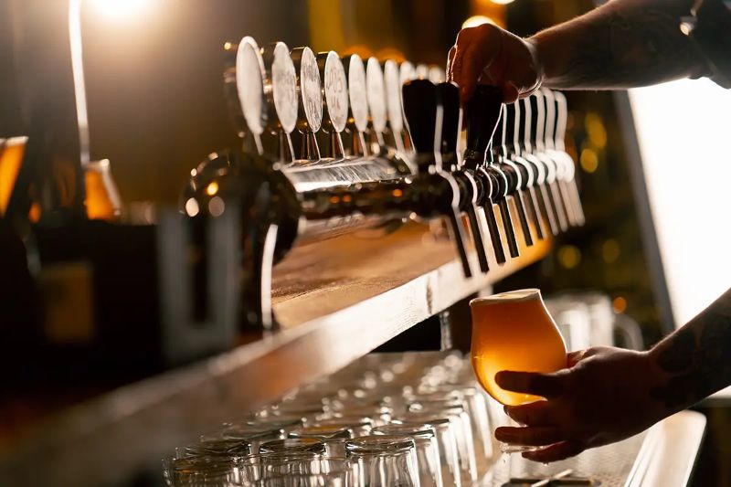 La cerveza de barril gana la batalla en los bares de Estados Unidos