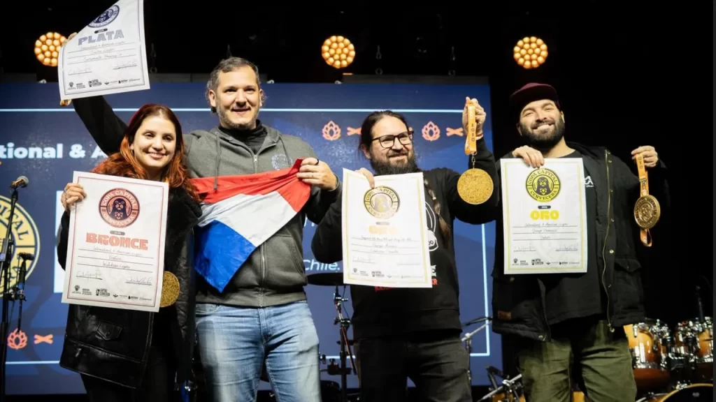 Cervecería Crápula gana medalla de oro en la Copa Capital Cervecera 2026 con su Hazy Imperial IPA “Papaya Asesina”