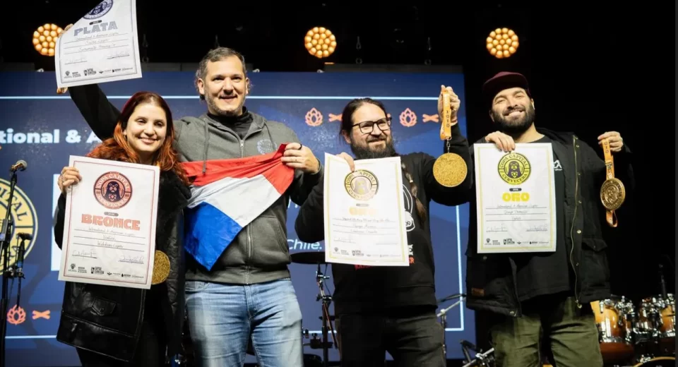Cervecería Crápula gana medalla de oro en la Copa Capital Cervecera 2026 con su Hazy Imperial IPA “Papaya Asesina”