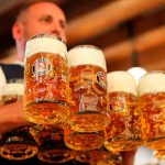De la cerveza a la ropa: un proyecto investiga cómo convertir residuos de lúpulo en materiales textiles